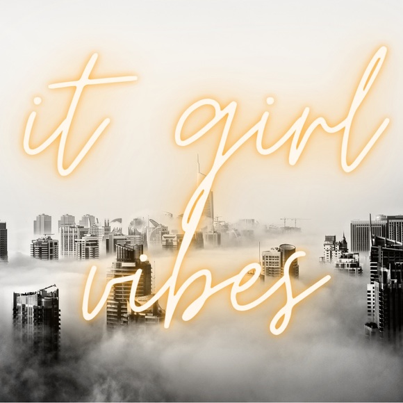 📸🛍️🥂🍾🚖 IT Girl Looks 📸🛍️🥂🍾🚖 - Picture 1 of 1